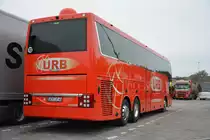 UEM-UR 46 steht am 25.10.2014 auf dem Rastplatz an der A115 beim Dreieck Funkturm. Aufgenommen wurde ein VanHool T917.
