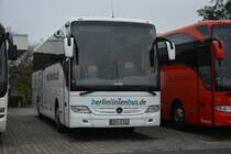 UER-B 513 (Mercedes Benz Tourismo) steht am 26.10.2014 am Rastplatz der Avus (A115).
