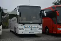 UER-B 513 (Mercedes Benz Tourismo) steht am 26.10.2014 am Rastplatz der Avus (A115).
