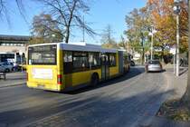 B-V 4027 unterwegs am 08.11.2014 auf der Linie 109. Aufgenommen wurde ein MAN, Berlin Zoologischer Garten.
