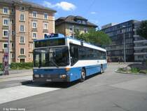 Mercedes O405N Nr. 232 beim Bhf. Wiedikon am 20.6.08. Dieser Bus war lange der Garage Hagenholz zugeteilt. Doch jetzt, wo er mit dem neuen Leitsystem ausger�stet ist, wird er vermehrt auch auf Hardauer-Linien, wie der 76er eine ist, eingesetzt.