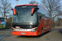 UEM-UR 52 (Setra S 516 HD) steht am 27.12.2014 auf dem Rastplatz an der A 115 (Avus).
