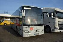 UEM-UR 38 (Mercedes Benz Tourismo) steht am 27.12.2014 auf dem Rastplatz an der A 115 (Avus).
