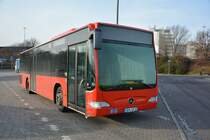 Am 27.12.2014 steht UEM-UR 25 (Mercedes Benz Citaro) abgestellt auf dem Parkplatz an der Avus in Berlin.

