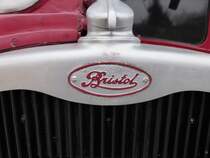 Kühlergrillemblem des Bristol Doppeldeckerbuses im Technikmuseum Speyer (01.11.2013)