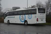 UEM-UR 32 (Mercedes Benz Tourismo) steht am 31.12.2014 auf dem Rastplatz an der A 115 (Avus).
