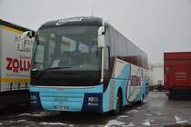 Ein Spanischer MAN Lion's Coach mit dem Kennzeichen 8410 HKM steht am 31.12.2014 auf dem Rastplatz an der A 115.
