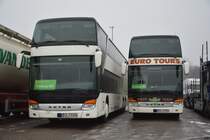 OG-P 8300 / OG-P 8900 (2 mal Setra S 431 DT) fahren beide für MeinFernbus.de und stehen am 31.12.2014 auf dem Rastplatz an der A 115 (Avus).
