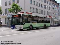 21.06.08: Wagen 276 der NVG, abgelichtet in der Lindenallee in Neunkirchen. Er bef�hrt die Linie 305 nach Neunkirchen-Kohlhof. Er tr�gt die SaarVV City Front und ich noch ohne Werbung. Sch�n zu erkennen: die k�rzlich eingebaute Fahrerplatzklimaanlage.