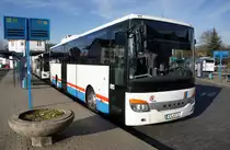 Bus Eisenach / Verkehrsgesellschaft Wartburgkreis mbH (VGW): Setra S 415 UL business der KVG Eisenach, eingesetzt im Überlandverkehr. Aufgenommen am Überlandbusbahnhof von Eisenach im März 2015.