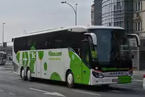. Setra S 517 HD macht sich vom Bahnhof Luxemburg auf zum nächsten Flughafen in der Großregion. 07.03.2015