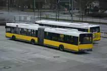 Berechtigte Pause oder Wendezeit am 17.01.2015 für den Busfahrer von B-V 4203 (Solaris Urbino 18) am S-Bahnhof Berlin Marzahn.
