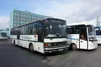 Polen / Lodz: Setra S 215 UL der PKS Opoczno, aufgenommen im März 2015 an der Haltestelle  PKP Łódź - Kaliska  in Lodz.