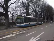 VBZ Nr. 537 (Neoplan Centroliner Evolution N4522) am 9.1.2015 beim Central. Bei der VBZ herrscht schon seit längerer Zeit ein Mangel an Trolleybussen, deshalb sind auch vermehrt Autobusse auf Trolleylinien im Einsatz.