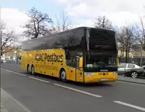 Ein Van Hool TX21 Altano von ADAC Postbus (Fa. Becker-Touristik, Tostedt) am S+U Zoo, 28.2.15