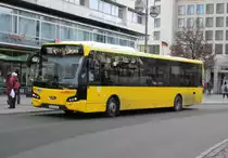 Ein neuer VDL Citea (Wg.2335) auf Linie 110 am S+U Zoo, 28.2.15