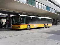 Postauto - Setra  ZH 168737 bei den Bushaltestellen neben dem Bahnhof in Uster am 28.02.2015