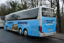 SN-SG 206 (Setra S 416) steht am 17.01.2015 am S-Bahnhof Olympiastadion.
