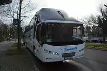 MÜR-SO 2 (Neoplan Starliner) steht am 17.01.2015 an der Flatowallee in Berlin.
