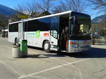 SETRA S 415 H der HPV (Herbert Peitler Verkehrsbetriebe) übernimmt auf der Kfl. 5002 (Lienz Bahnhof - Heiligenblut Hotel Heiligenblut) im Auftrag der ÖBB-Postbus GmbH den Kurs um 12:55 Uhr. Hier zu sehen am 13.3.2015 vor Fahrtbeginn an der Haltestelle Lienz Bahnhof.