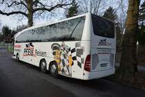 HOT-CA 11 steht am 17.01.2015 an der Heerstraße in Berlin. Aufgenommen wurde ein Mercedes Benz Travego.
