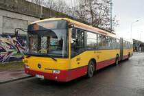 Polen / Stadtbus Lodz: Mercedes-Benz Conecto G - Wagen 2667, aufgenommen im März 2015 an der Haltestelle  PKP Łódź - Kaliska  in Lodz.