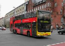 MAN Lions City DD Wg.3257 auf´m X83 am S+U Rathaus Steglitz, 12.03.15