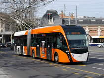 TPG - VanHool Trolleybus Nr.1620 unterwegs auf der Linie 6 in Genf am 08.03.2015