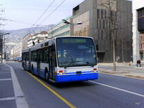 VMCV - VanHool Trolleybus Nr.13 unterwegs in der Stadt Vevey am 14.03.2015