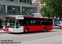 19.06.08: SB-RV 675, ein Citaro � aus dem Jahr 2007 mit der SaarVV Regio Front und der neuen Lackierung der DB Stadtverkehr. Das Fahrzeug geh�rt zum Fuhrpark der RSW. Abgelichtet wurde der Wagen an der Haltestelle Lindenallee in Neunkirchen, kurz darauf fuhr er als 355 nach Ottweiler. Danke an den Fahrer, der hier so freundlich mit einem Finger gr��t...