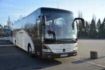 GS-P 215 (Mercedes Benz Tourismo) steht am 18.01.2015 in Berlin, Olympischer Platz.
