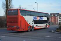 Aus Rumänien (CT-75-RTR) kommt dieser VanHool T 927 Astromega und verlässt soeben den ZOB in Berlin. Aufgenommen am 18.01.2015.
