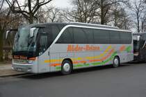 Am 24.01.2015 steht FB-SR 808 (Setra S 415 HD) am Olympischer Platz in Berlin.
