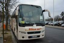 GR-KM 136 (Volvo 9900) steht am 24.01.2015 in Berlin am Olympischer Platz.
