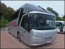 Neoplan Starliner von Kristlanstad Buss aus Schweden im Stadthafen Sassnitz am 15.09.2013
