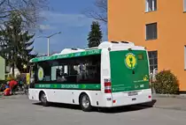 Elektro Testbus SOR EBN 8 wird bei den Basler Verkehrs Betriebe ab dem 1. April 2015 auf den Kleinbuslinien 35 und 45 getestet. Hier steht der Bus an der Endstation an der Habermatten. Die Aufnahme stammt vom 07.04.2015.