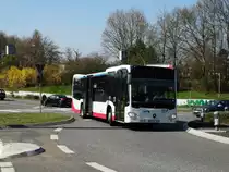 VGO Mercedes Benz Citaro C2 mit offenen Türen in voller Fahrt am 09.04.15 in Bad Vilbel