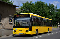 Sie waren mal als Langzeittestbusse für die BVG im Einsatz die VDL Citea EN 12 und sind schon einige Monate mit neuen Betriebsnummern und Lackierung in Berlin anzutreffen, ex 1841 nun als Wagen 2322 als Linie 259 bei der Hst. Ortnitstraße, 17.06.2014