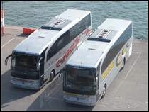 Mercedes Travego von Eggers Reisen aus Deutschland und Mercedes Travego von Klute aus Deutschland im Stadthafen Sassnitz am 21.09.2013