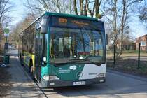 P-AV 915 steht am 27.02.2015 an der Endhaltestelle Potsdam, Institut für Agrartechnik. Aufgenommen wurde ein Mercedes Benz Citaro der VIP.
