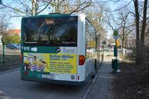 P-AV 915 steht am 27.02.2015 an der Endhaltestelle Potsdam, Institut für Agrartechnik. Aufgenommen wurde ein Mercedes Benz Citaro der VIP.
