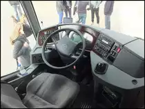 Fahrerarbeitsplatz des Setra 415 GT von Becker-Strelitz aus Deutschland in Bergen am 22.09.2013