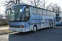 Aus Polen kommt dieser Setra S 315 HDH mit dem Kennzeichen GDA 5NJ3. Aufgenommen am 07.03.2015 / Berlin Olympischer Platz.