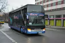 HH-IU 602 (Setra S 431 DT / Elite Hamburg) fährt am 14.03.2015 auf der Stresemannstraße in Berlin.
