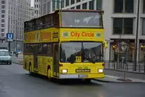 B-CM 2040 fährt am 14.03.2015 durch Berlin als Stadtrundfahrt. Aufgenommen wurde ein MAN SD 202 / Berlin Stresemannstraße.
