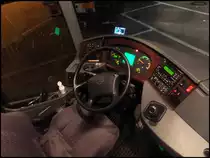 Fahrerarbeitsplatz des Setra 415 GT von Becker-Strelitz Reisen aus Deutschland bei einer Rastst�tte H�he Ruhrgebiet am 22.09.2013