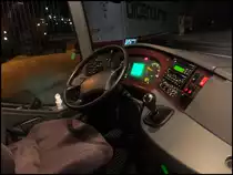 Fahrerarbeitsplatz des Setra 415 GT von Becker-Strelitz Reisen aus Deutschland bei einer Rastst�tte H�he Ruhrgebiet am 22.09.2013