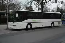 Dieser Mercedes Benz Integro mit dem Kennzeichen B-FR 3210 steht am 14.03.2015 auf dem Parkplatz vor dem Zoo in Berlin.
