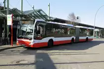 MB Citaro C2 G HHA 7452 auf Linie M13 am S Veddel, 9.4.15