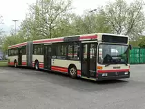 VBK Mercedes Benz O405GN am 25.04.15 im Karlsruhe Betriebshof West beim Tag der Offenen Tür bei der VBK